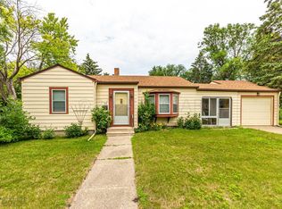 1302 10th Ave S, Moorhead, MN 56560