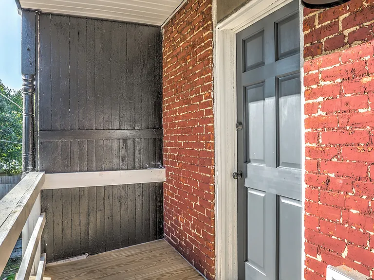 131 S Marshall St — Photo 26