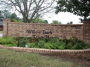 303 Cooper St APT 1, Lindale, TX 75771