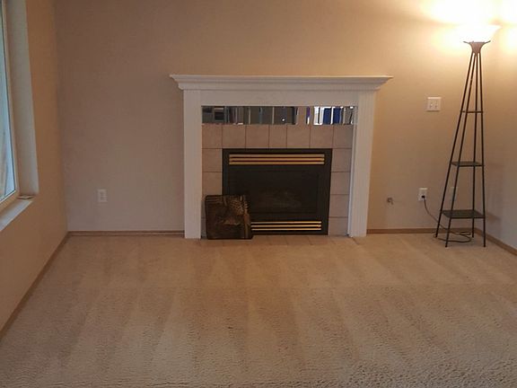 3rd image of 1101 200th Street Ct E