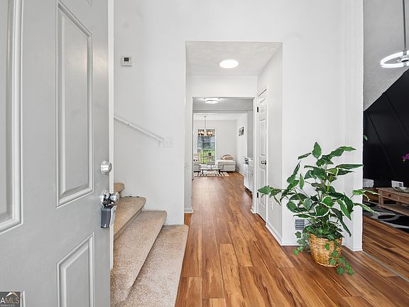 4th image of 6375 Jerri Ct