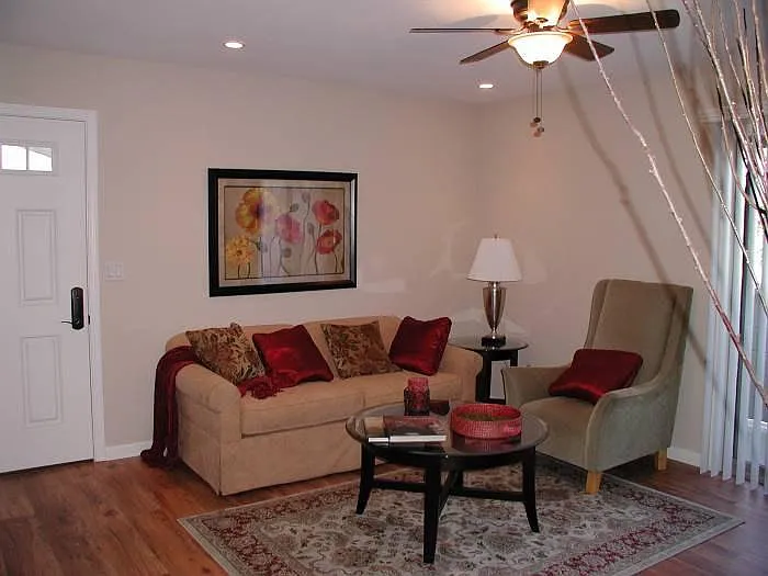 Living Area - 212 Brookdale Dr