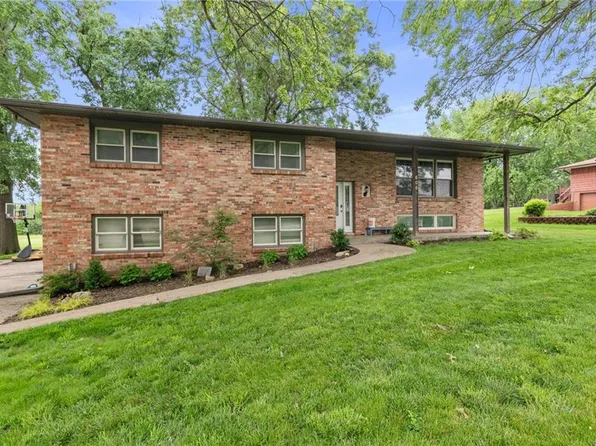 606 W 13th St, Carrollton, MO 64633