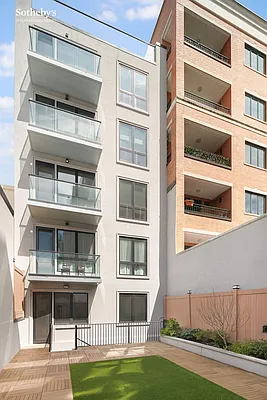 Rented by Sotheby's International Realty | media 18