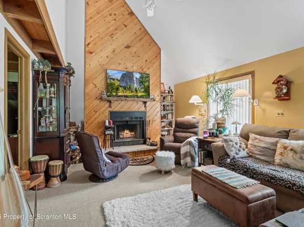 157 Boulder Rd, Lake Ariel, PA 18436