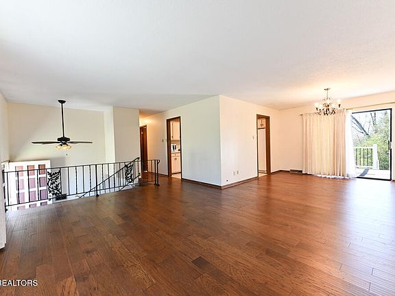 4th image of 10808 Dineen Dr