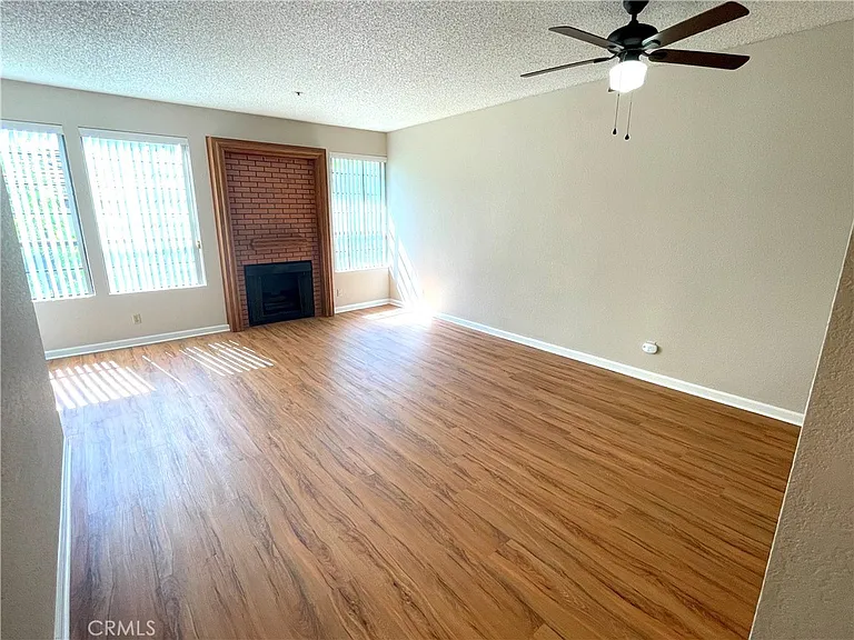 2563 Plaza Del Amo — Photo 6