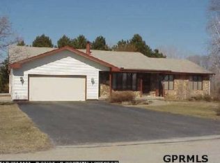 21020 Shiloh Cir, Elkhorn, NE 68022