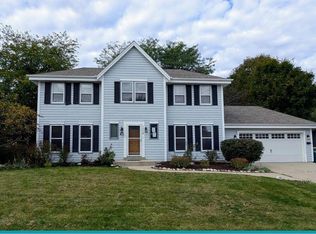 1014 Cottonwood COURT, West Bend, WI 53095