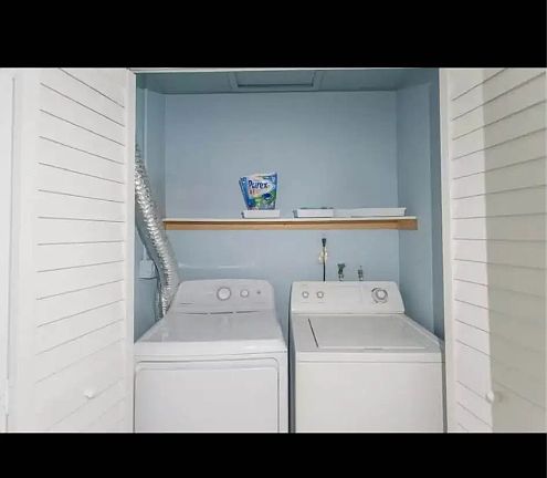 3rd image of 420 SE 9th Ct