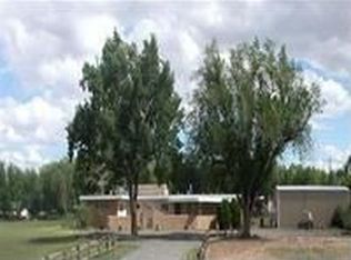 2404 Los Faisanes Rd SW, Albuquerque, NM 87105