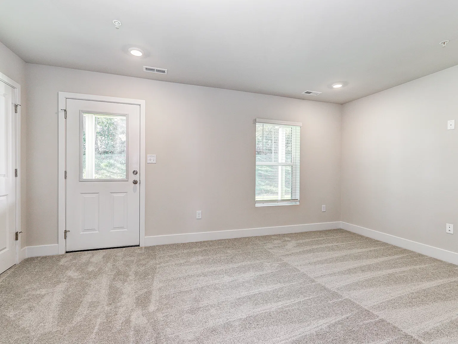 3 bed, 1806 sqft, $2,795 — Photo 3