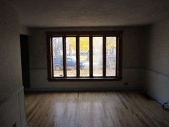 5th image of 10900 S Avenue G