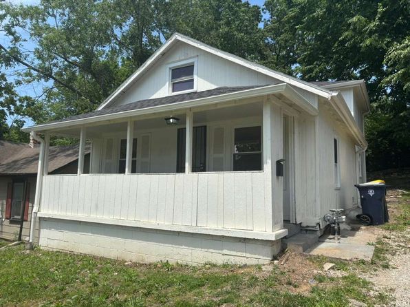 1110 E 83rd Ter