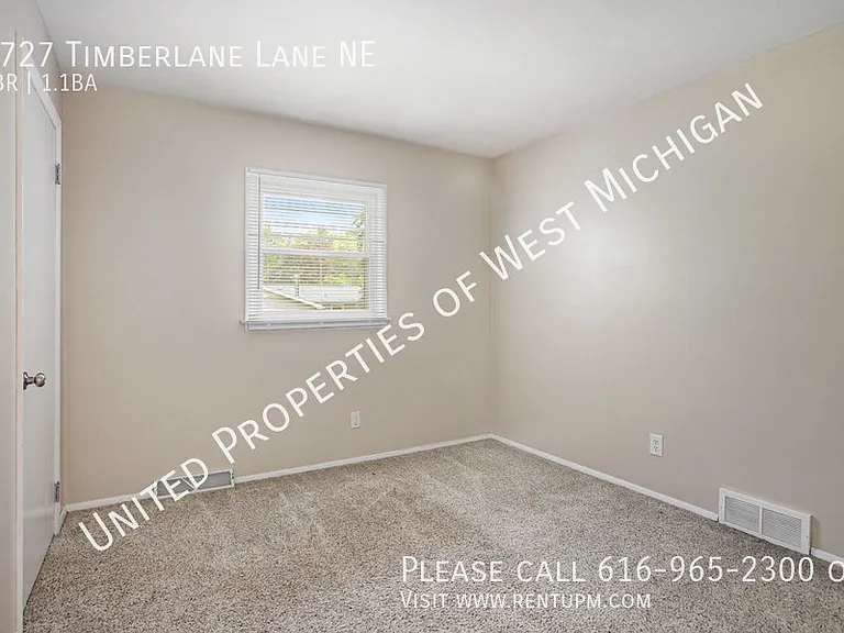 1727 Timberlane Ln NE — Photo 4
