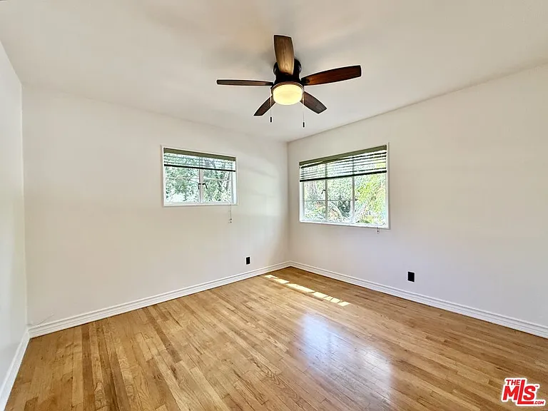 5431 Village Grn — Photo 13