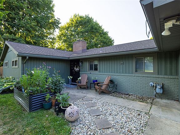 3rd image of 15 Victoria Dr