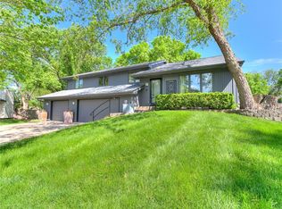 1333 NW 90th St, Clive, IA 50325