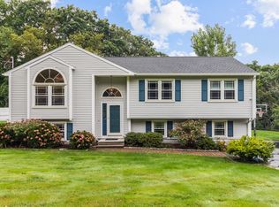 40 Serafin Ct, Hamden, CT 06518