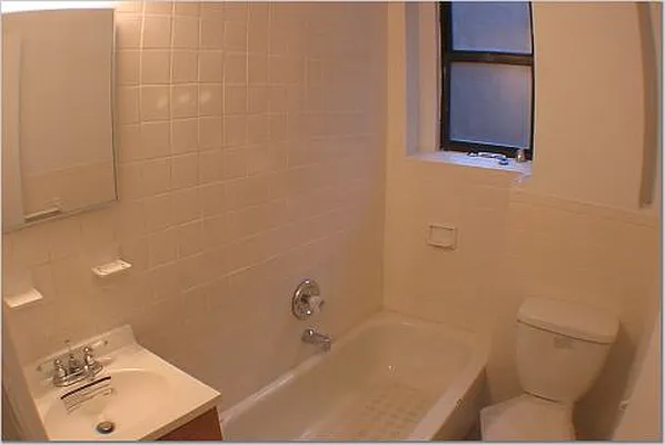 Rented by 4 Points Properties | media 33