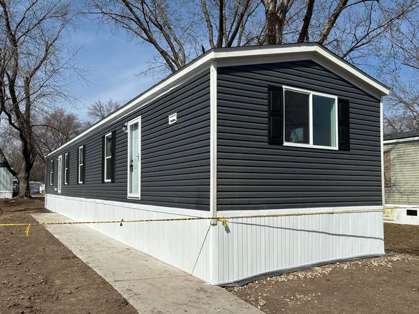 229 Mellott St, Edwardsville, KS 66113