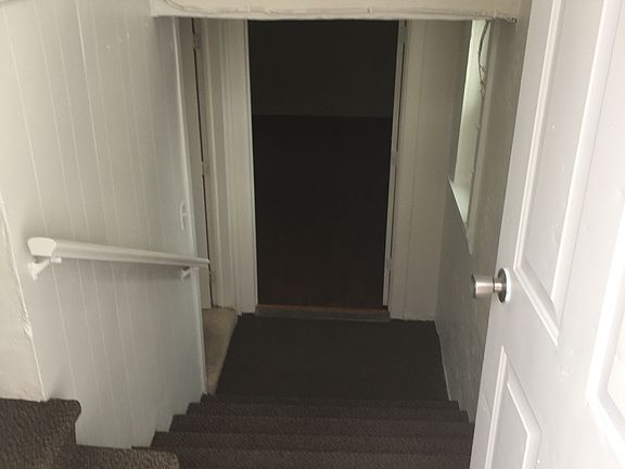 2nd image of 118 N 1st E #2