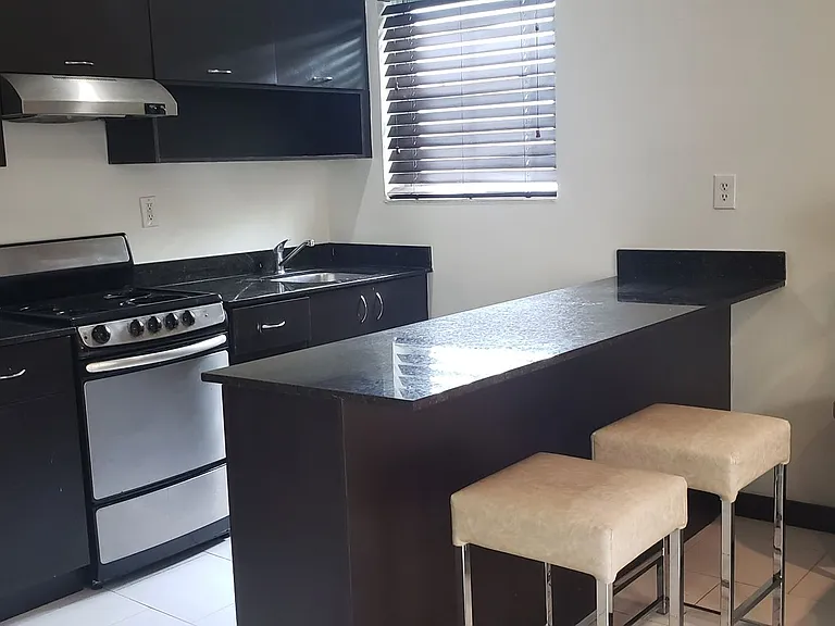 1545 Drexel Ave — Photo 6