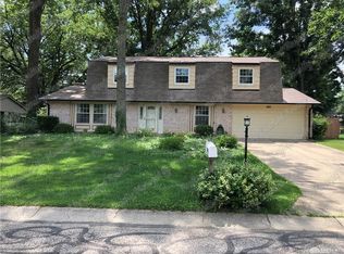 880 Fernshire Dr, Dayton, OH 45459