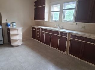 1726 9th St APT 8, Moline, IL 61265