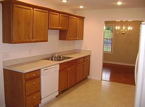 5th image of 103 Meadowbrook Dr