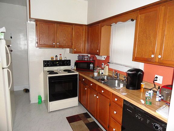 3rd image of 316 Edgewood Dr