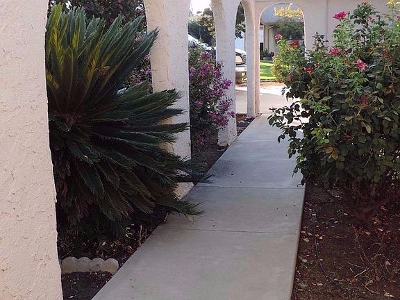 4th image of 366 S Dee Ann Ave
