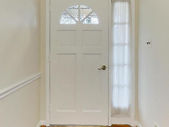 4th image of 4625 Hillbrook Dr