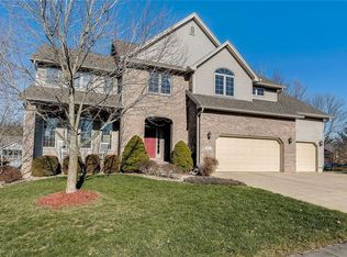 637 Greystone Ct, Columbus, IN 47201