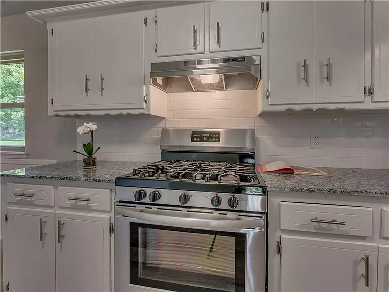4901 S Rhode Island Ave — Photo 9