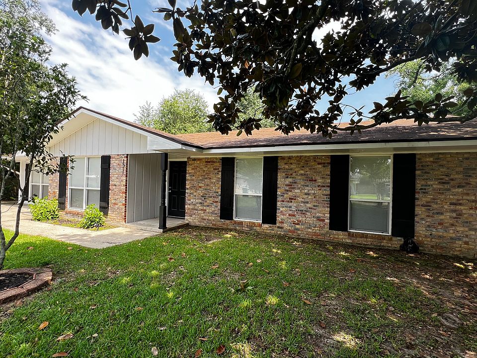 121 Joan St-1_08162024