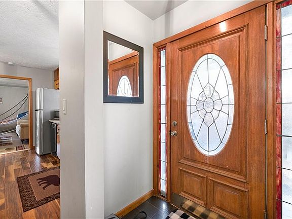 3rd image of 226 Mountain View Ct