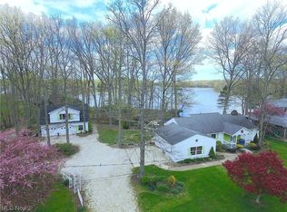 202 Ashtabula Point, Roaming shores, OH 44084
