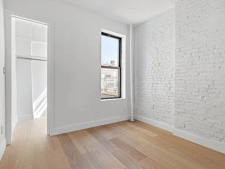 335 E 13th St #11 — Photo 6