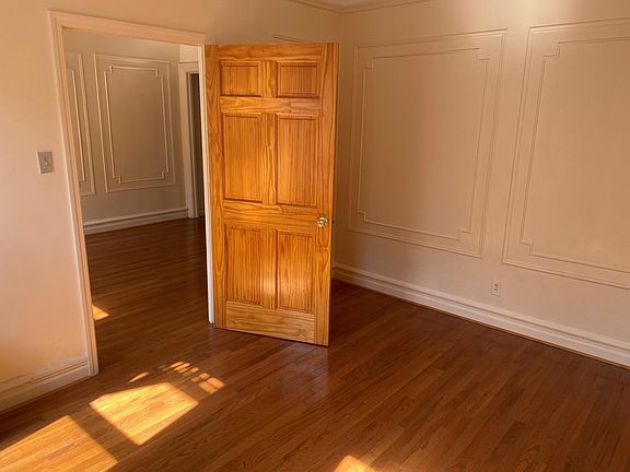 4th image of 923 42nd St
