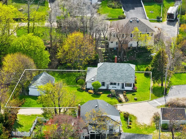 https://photos.zillowstatic.com/fp/65ffd040990d50ce782083aeedcaea56-p_e.webp
