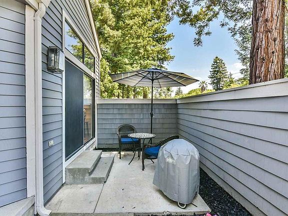 3rd image of 5361 Black Ave APT 2