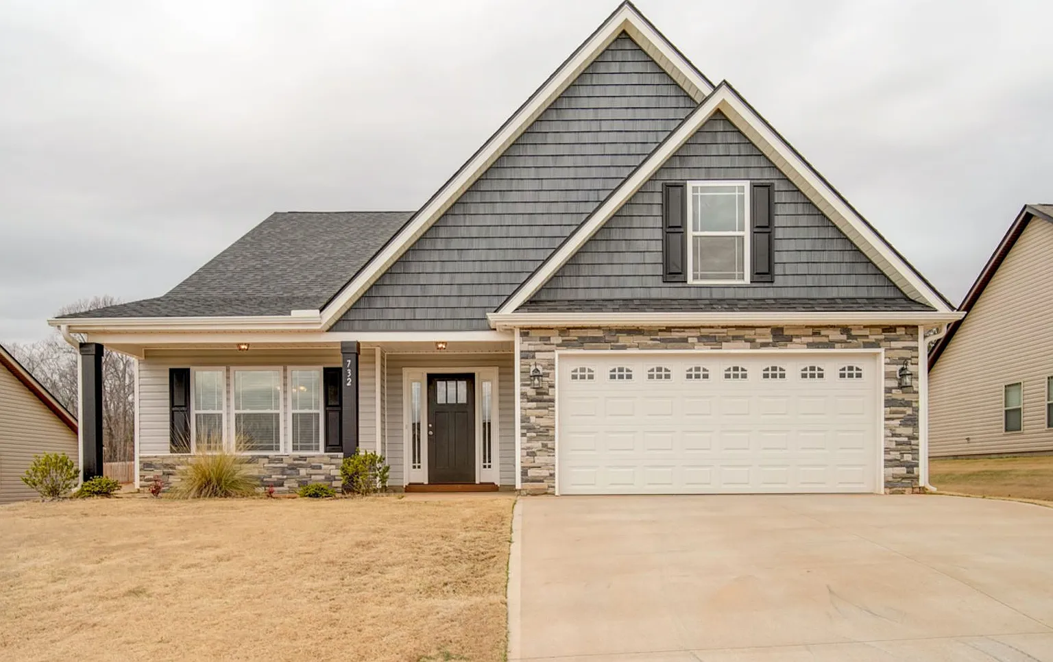 Wonderful Home On Large Lot, District 5 Schools — Photo 4