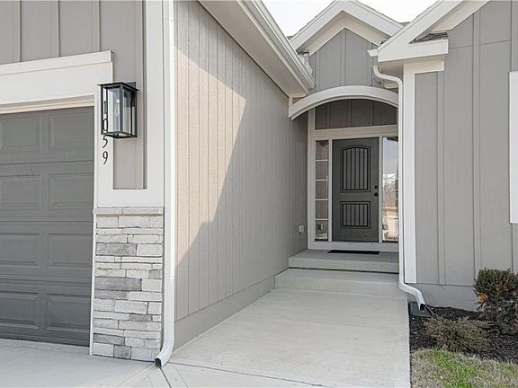3rd image of 1059 Fir Ln