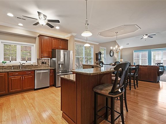 5th image of 230 Patriot Ln