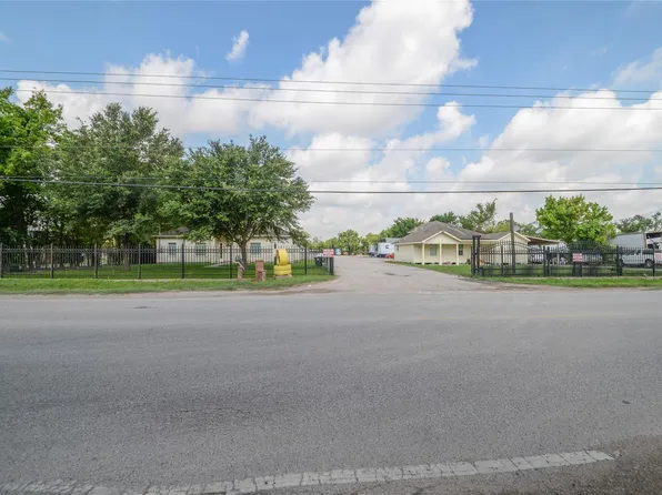 6309 E Houston Rd, Houston, TX 77028