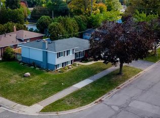 82 Stoney Brook Dr, Hamilton, ON L8G 3V6