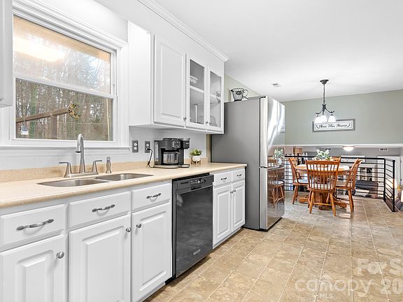 3rd image of 7039 Delisa Dr