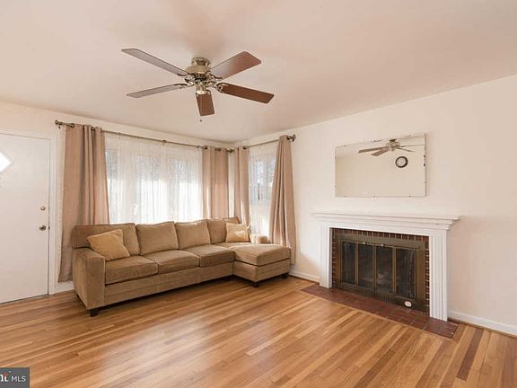 5th image of 3229 Holly Hill Dr