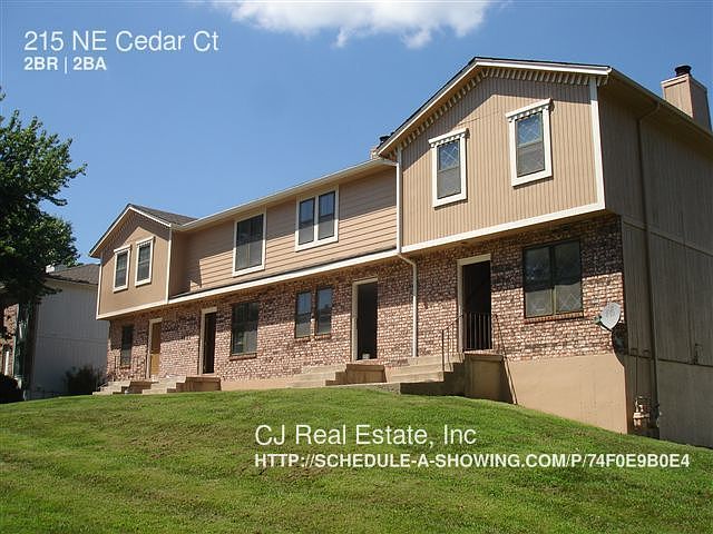 1st image of 215 NE Cedar Ct